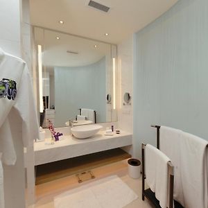 Premier Life Oceanfront View King Room